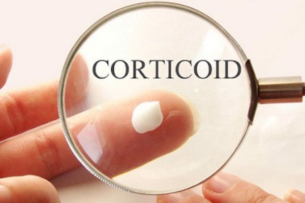Điều trị da mặt bị ngứa sần sùi bằng thuốc chứa corticoid