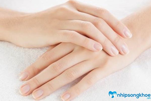 Massage cho móng tay thường xuyên